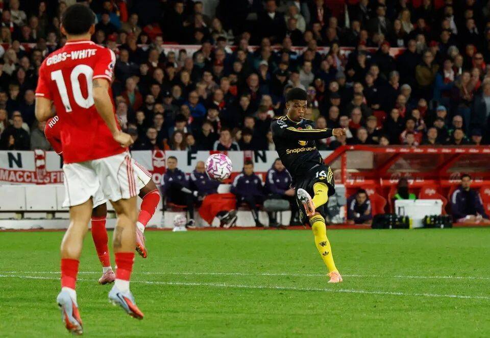 曼联2-2险平连胜终结！阵容两弱点暴露，阿莫林想争四1月必须买人